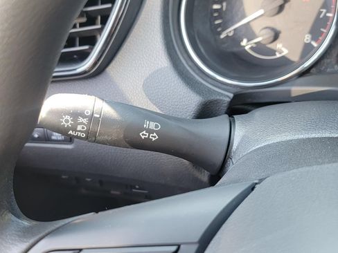 Used 2019 Nissan Rogue S AWD/4WD image 19