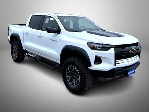 Certified 2024 Chevrolet Colorado ZR2 w/ Technology Package AWD/4WD image 3