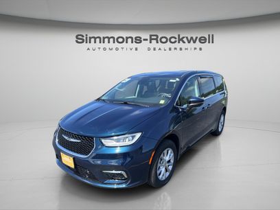 Used 2023 Chrysler Pacifica Touring-L