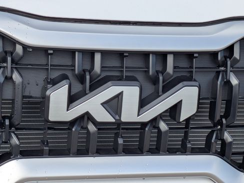 New 2025 Kia Telluride LX image 13