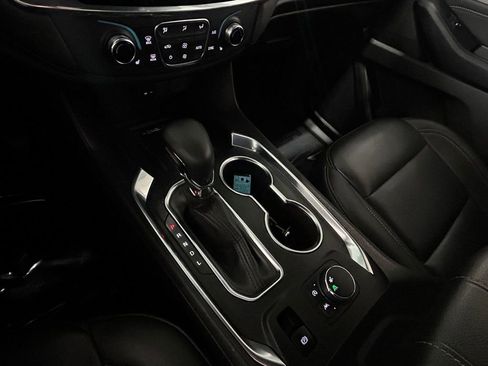 Used 2023 Chevrolet Traverse LT image 16