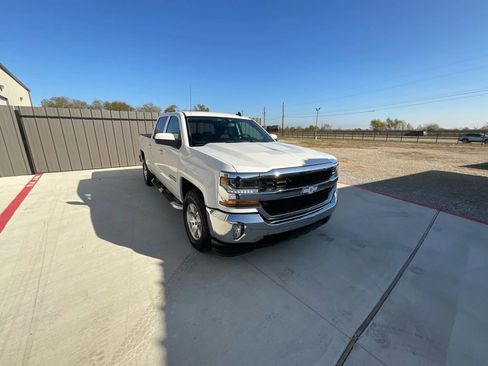 Used 2018 Chevrolet Silverado 1500 LT w/ All Star Edition RWD image 16