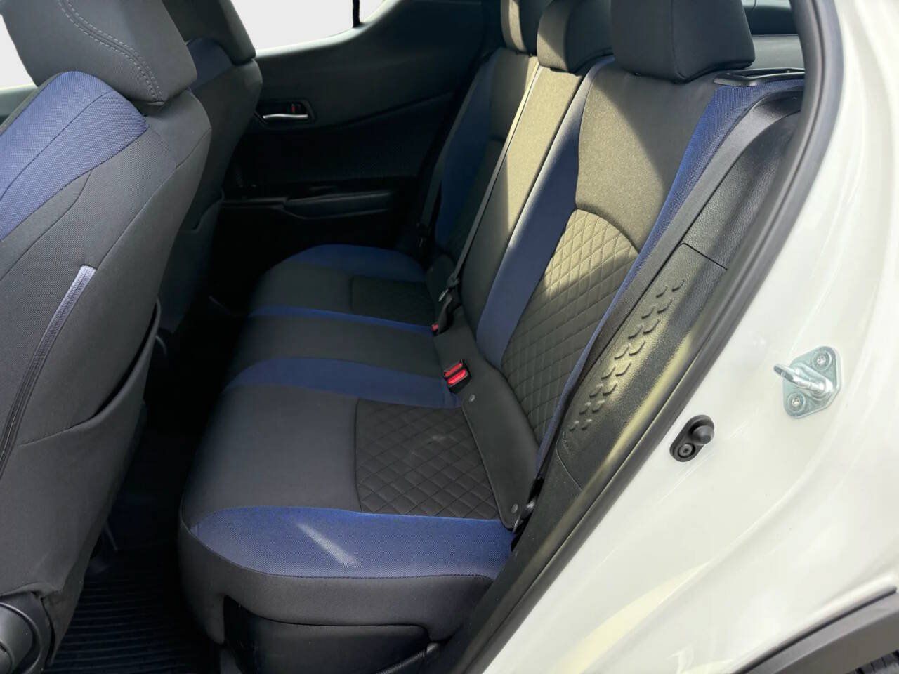 Used 2021 Toyota C-HR XLE FWD image 8
