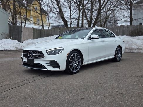 Used 2022 Mercedes-Benz E 350 4MATIC Sedan image 2