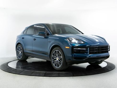 Certified 2024 Porsche Cayenne Coupe AWD/4WD image 9