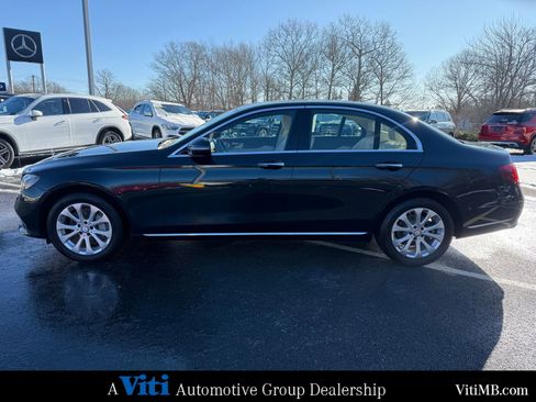 Used 2017 Mercedes-Benz E 300 4MATIC image 5