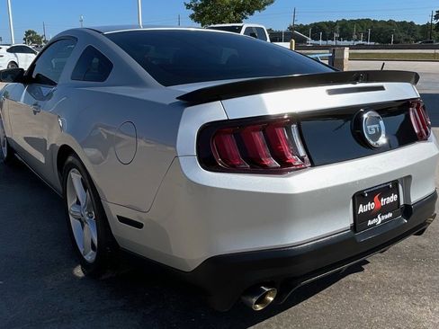 Used 2010 Ford Mustang GT Premium image 6