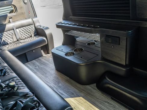 Used 2024 Mercedes-Benz Sprinter 3500 image 22