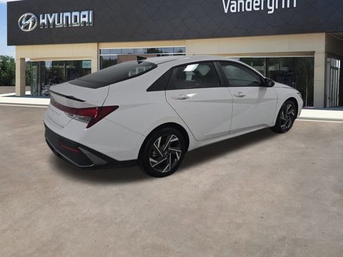 Certified 2025 Hyundai Elantra Sport image 12