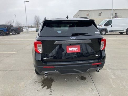 Used 2023 Ford Explorer XLT w/ Equipment Group 202A image 7
