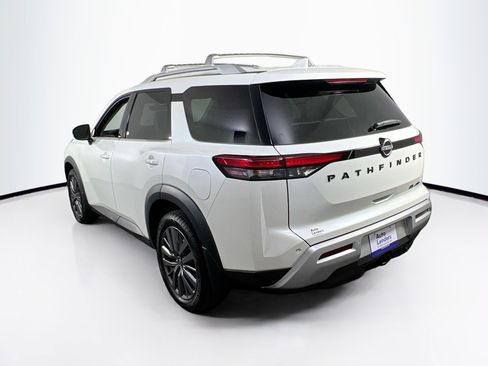 Used 2023 Nissan Pathfinder SL w/ SL Premium Package image 7
