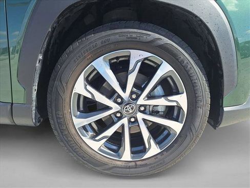 Used 2023 Toyota Corolla Cross XLE w/ Convenience Package AWD/4WD image 20