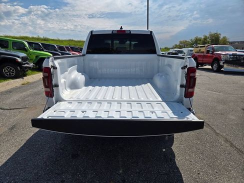 Used 2022 RAM 1500 Laramie AWD/4WD image 29