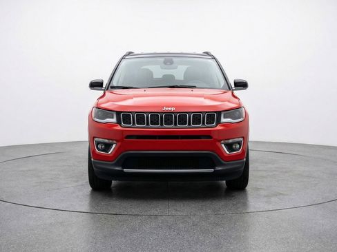 Used 2025 Jeep Compass Limited AWD/4WD image 2