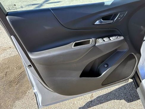 Used 2021 Chevrolet Equinox LT FWD image 17