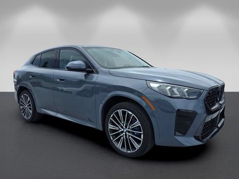 New 2026 BMW X2 xDrive28i w/ M Sport Package AWD/4WD image 1