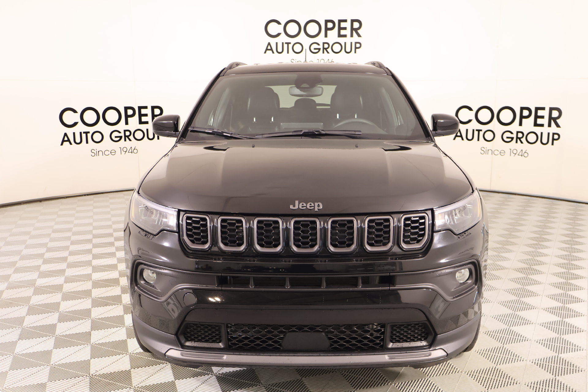 Used 2026 Jeep Compass Latitude AWD/4WD image 8