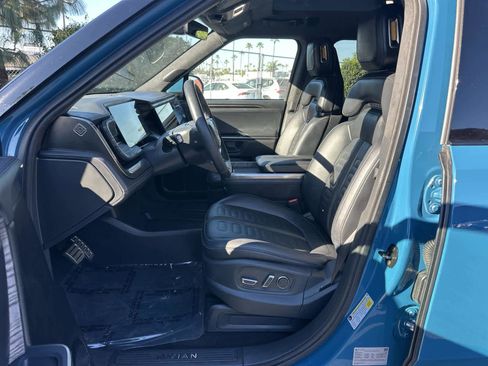 Used 2023 Rivian R1S Adventure image 11