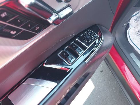 Used 2024 Cadillac Lyriq Tech w/ LPO, Floor Liner Package AWD/4WD image 11