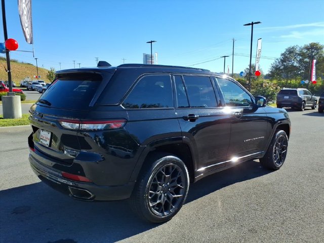 Used 2024 Jeep Grand Cherokee Summit w/ High Altitude Package AWD/4WD image 6