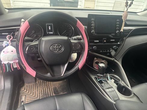 Used 2022 Toyota Camry SE w/ Convenience Package FWD image 12