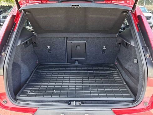 Used 2021 Volvo XC40 T5 Momentum w/ Protection Package Premier image 35