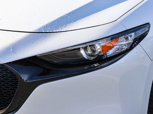 Used 2019 MAZDA MAZDA3 Hatchback w/ Preferred Package image 21