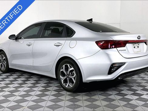 Used 2020 Kia Forte LXS FWD image 2