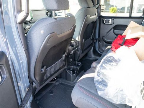 New 2025 Jeep Wrangler Unlimited Rubicon w/ Convenience Group image 27