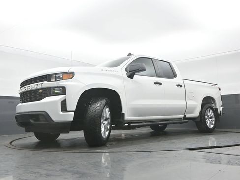 Used 2021 Chevrolet Silverado 1500 Custom AWD/4WD image 27