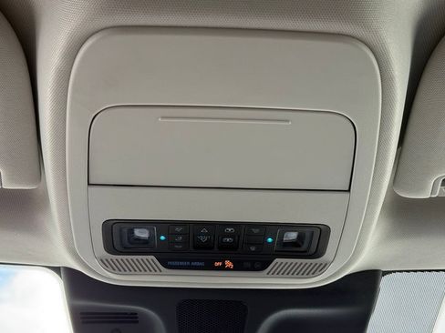 Used 2025 Ford Expedition Max Platinum AWD/4WD image 43