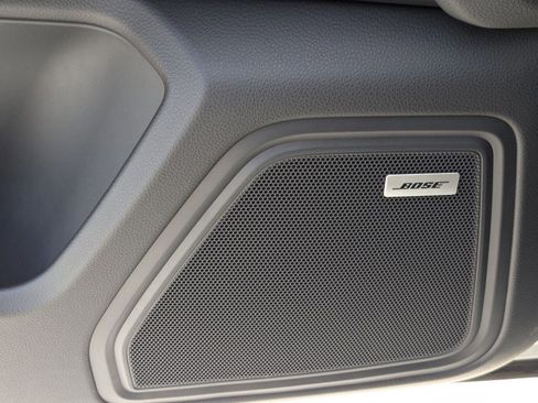 Certified 2025 Porsche Macan image 15