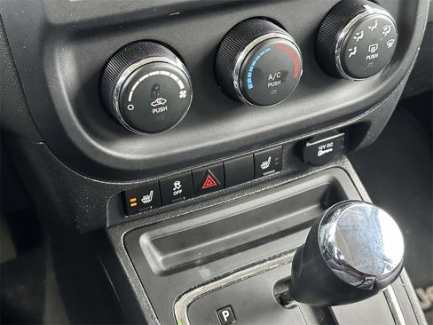 Used 2014 Jeep Patriot Latitude image 25