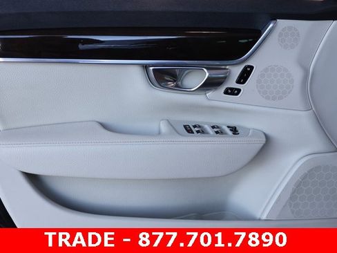 Used 2018 Volvo S90 T5 Momentum w/ Convenience Package image 9