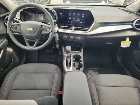 New 2026 Chevrolet Trax LS w/ LS Convenience Package FWD image 5