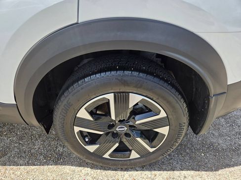 Used 2025 Nissan Kicks SR FWD image 25