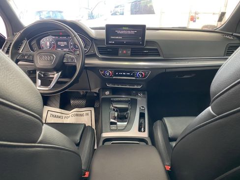 Used 2020 Audi Q5 2.0T Titanium Premium Plus w/ Premium Plus Package image 14