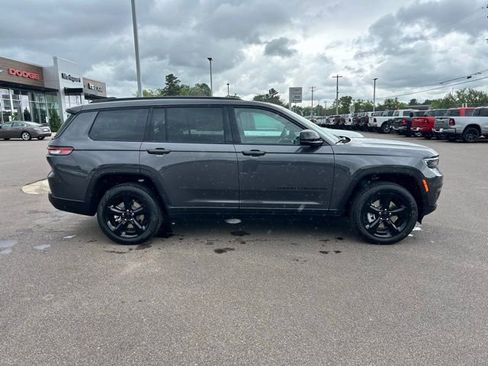 New 2025 Jeep Grand Cherokee L Limited w/ Black Appearance Package image 2