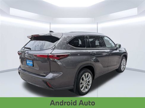 Used 2025 Toyota Highlander Limited FWD image 6