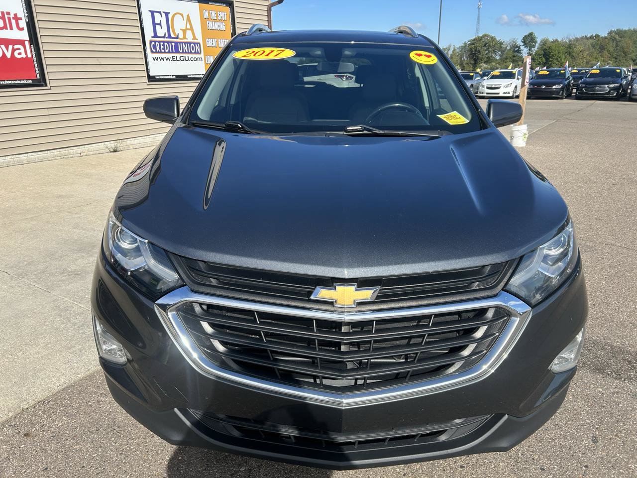Used 2019 Chevrolet Equinox LT w/ Sun & Navigation Package AWD/4WD image 2