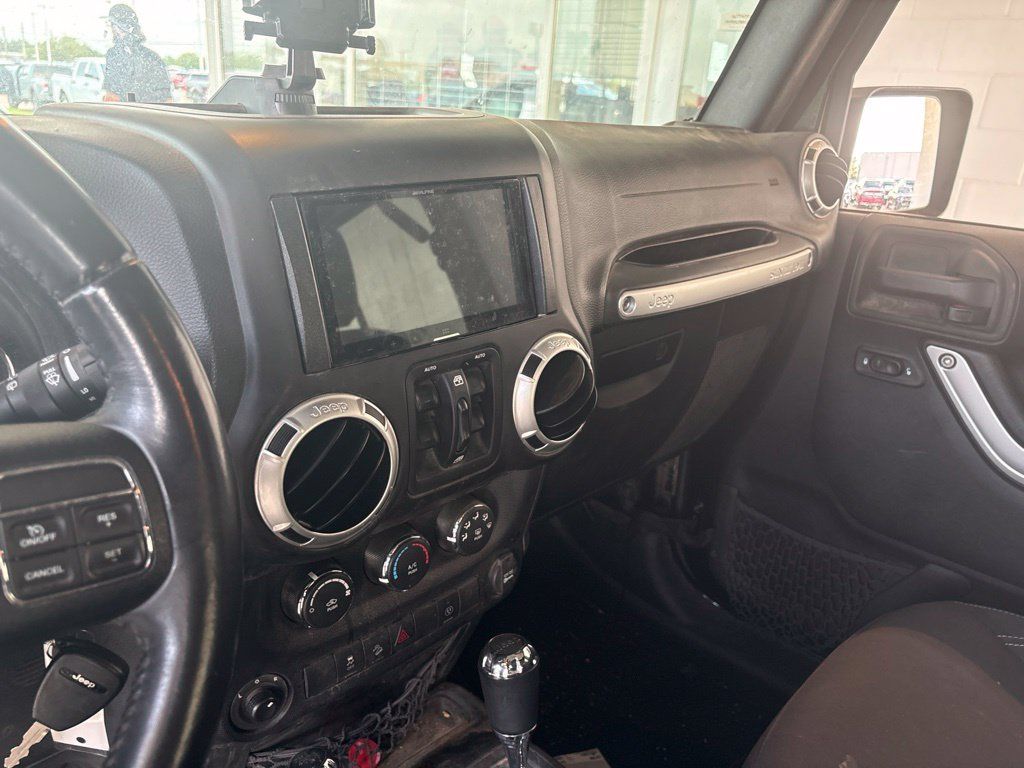 Used 2016 Jeep Wrangler Unlimited Sahara w/ Trailer Tow Group AWD/4WD image 12