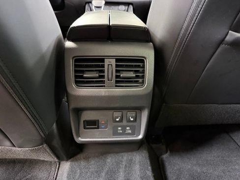 Used 2023 Nissan Rogue Platinum w/ Platinum Premium Package FWD image 23