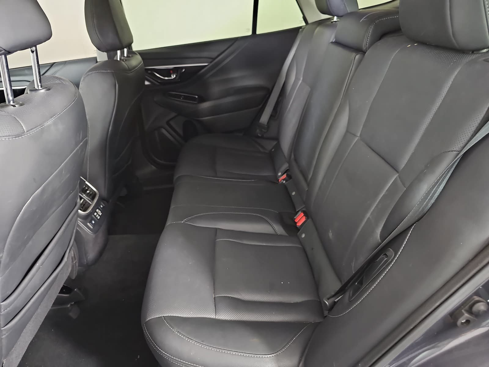 Used 2023 Subaru Outback Limited AWD/4WD image 12