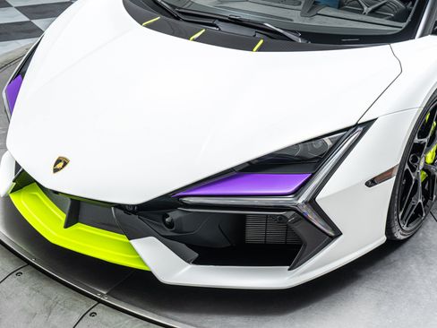 Used 2025 Lamborghini Revuelto AWD/4WD image 36