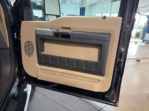 Used 2013 Ford F350 Lariat w/ Lariat Interior Pkg image 16