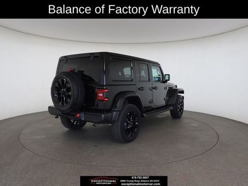 Used 2025 Jeep Wrangler Unlimited Sahara image 18