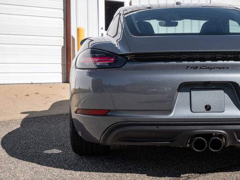 Used 2025 Porsche 718 Cayman image 13