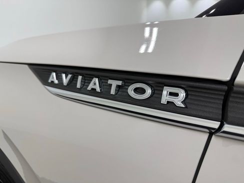 Used 2023 Lincoln Aviator Reserve w/ Equipment Group 201A image 10