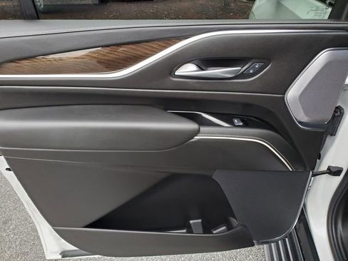 Used 2024 Cadillac Escalade ESV Premium Luxury Platinum w/ Heavy-Duty Trailer Package image 13