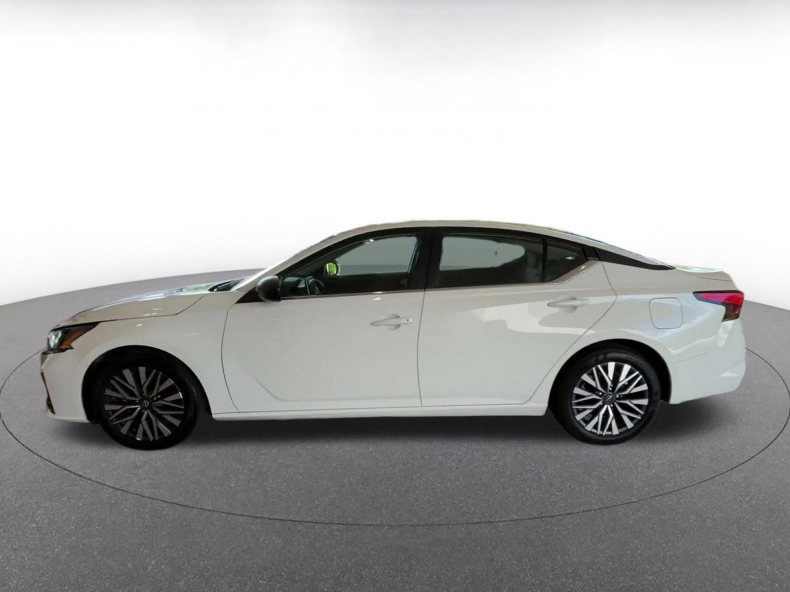 Used 2026 Nissan Altima 2.5 SV FWD image 8